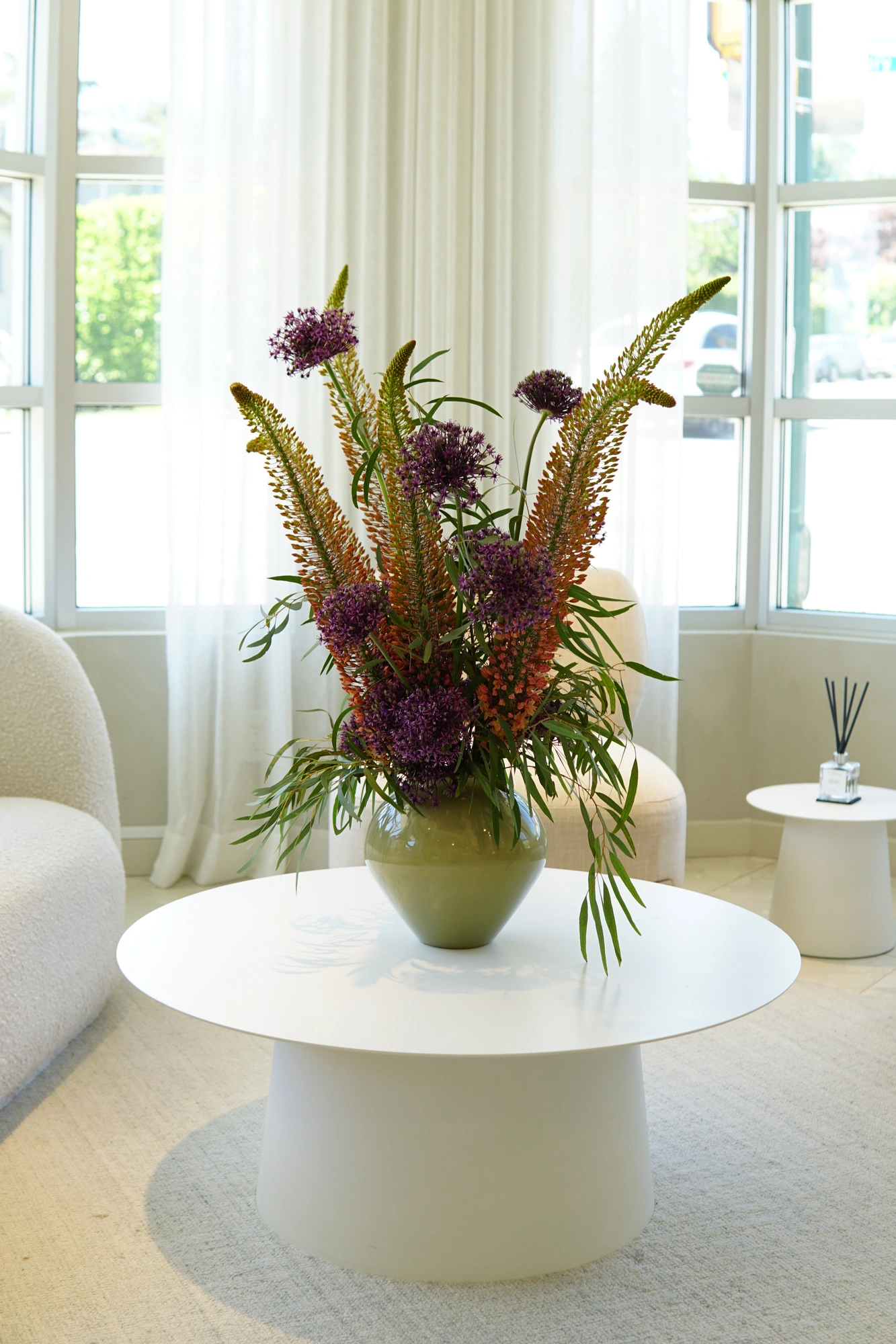 Interior floral subscription piece